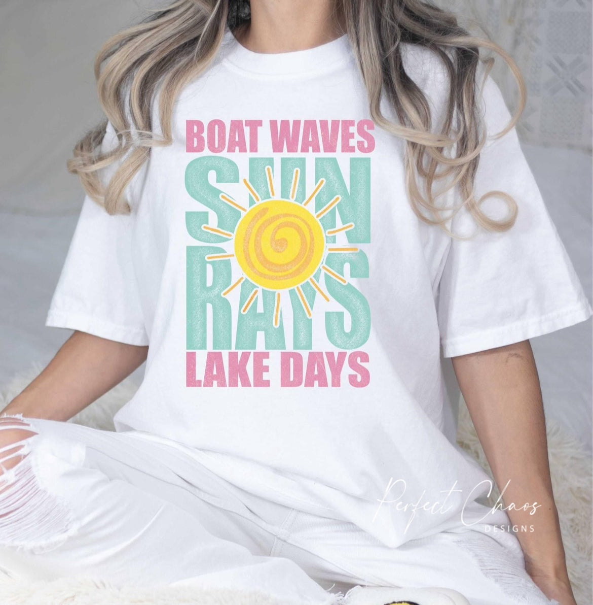 Boat waves Sun rays lake days