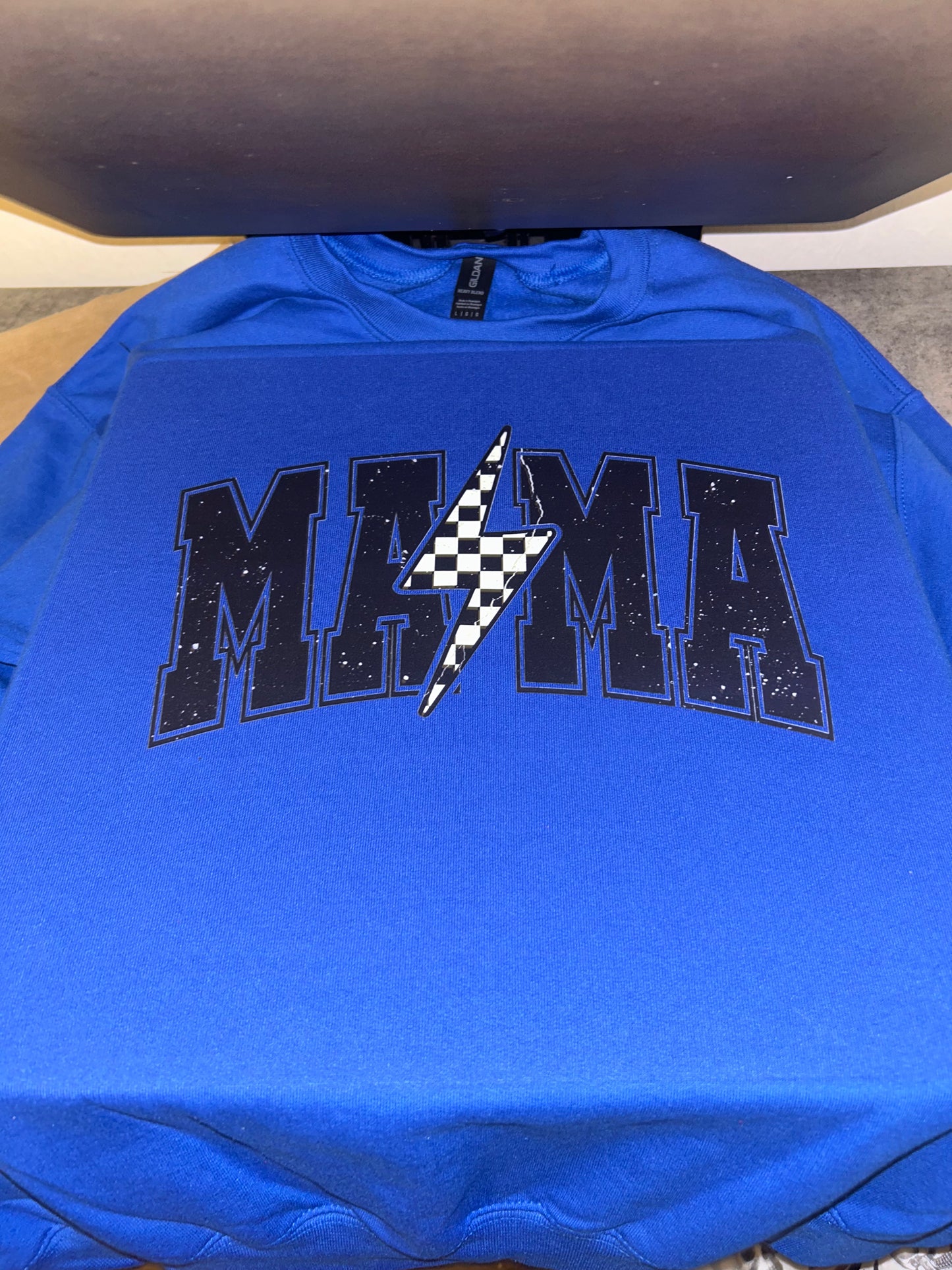 Mama Checkered Bolt
